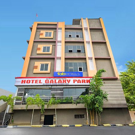 Fabhotel Galaxy Parkfabhotel Galaxy Park, Nr To Rajiv Gandhi International Airport-Hyderabad Shamshabad Bagian luar foto